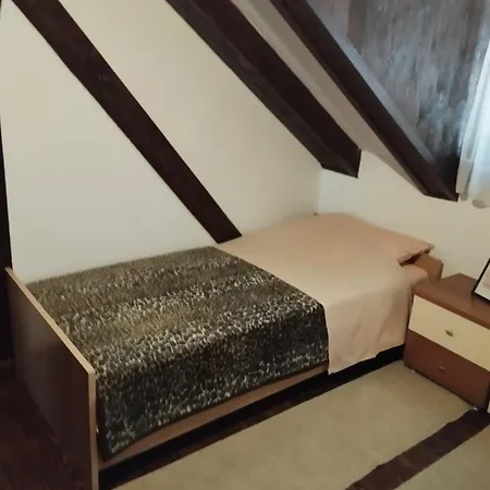 Apartment U Potkrovlju Knin