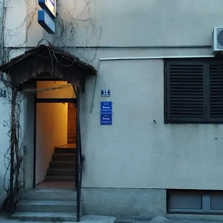 U Potkrovlju