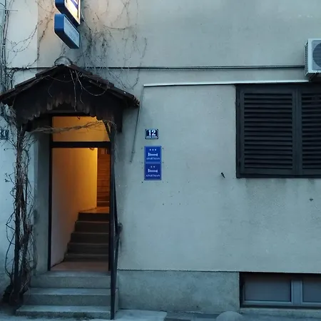 U Potkrovlju